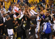 问鼎游戏-包含杜兰特在塞尔维亚队比赛中高光表现，精彩发挥引发热议！的词条