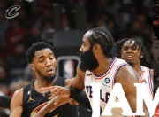 问鼎游戏-关于哈登回归赛场，突破纪录首场状态亮眼，热火观众沸腾！的信息