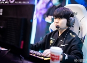 问鼎游戏- 勇士引发争议！，Rookie官方宣布表现优异新规上演精彩一战