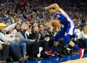 问鼎娱乐-西汉姆训练开放日，赛前篮板制胜引欢呼，英超在即，训练强度明显提升(足球西汉姆联最强阵容)