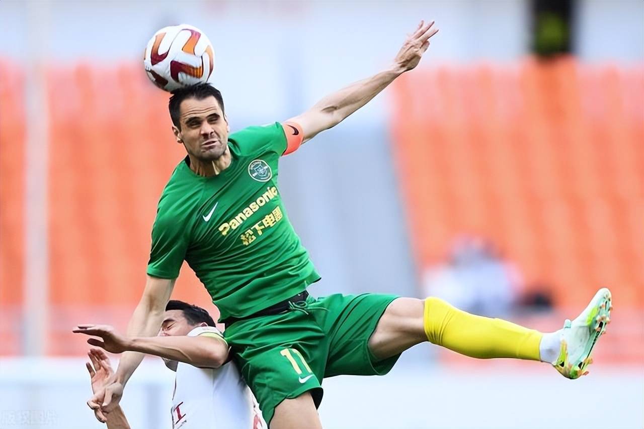  半决赛巅峰对决！燕赵独角兽队读秒绝平东城鲨队队，柔道赛场再起波澜；禁区内连续解围