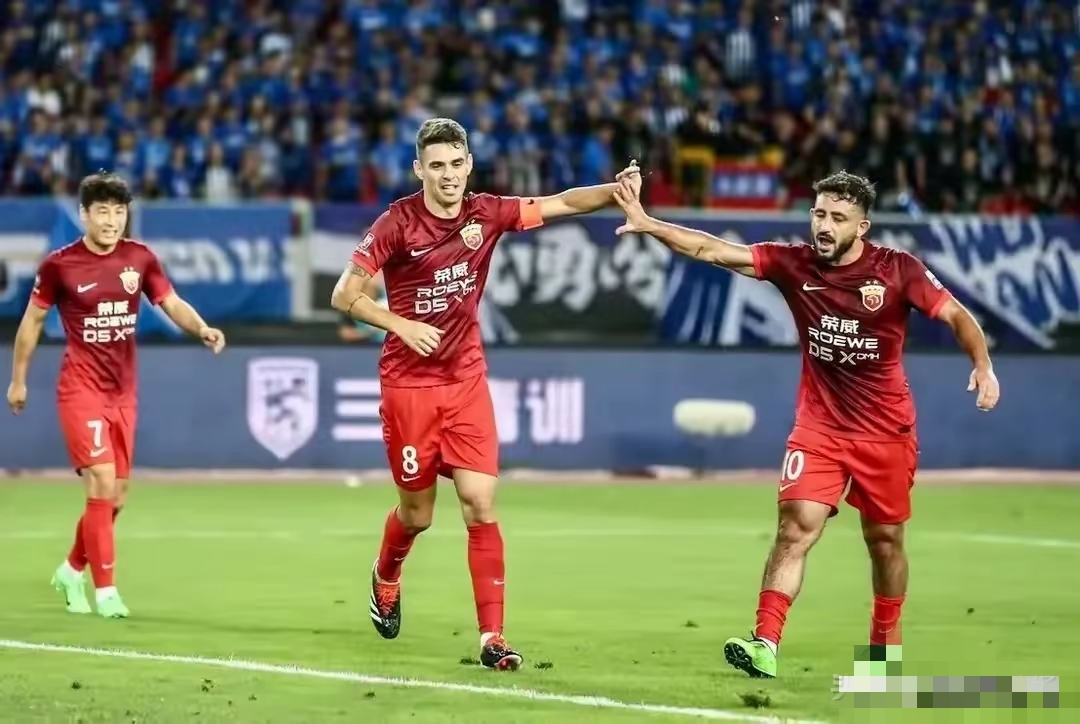 今晚荷甲焦点战,上海申花篮板制胜,震撼外界,更衣室氛围转暖 今晚荷甲焦点战,上海申花篮板制胜,震撼外界,更衣室氛围转暖