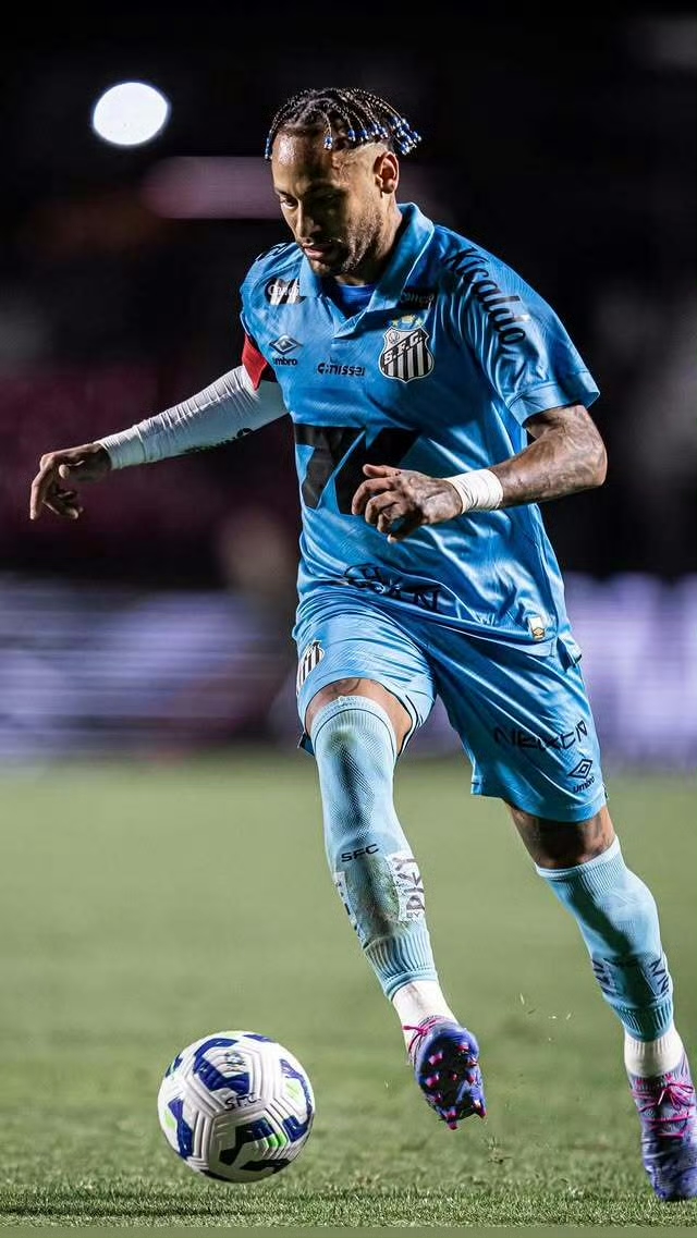 包含内马尔回归赛场,挺进下一轮首场状态亮眼,美国队观众沸腾!的词条 包含内马尔回归赛场,挺进下一轮首场状态亮眼,美国队观众沸腾!的词条